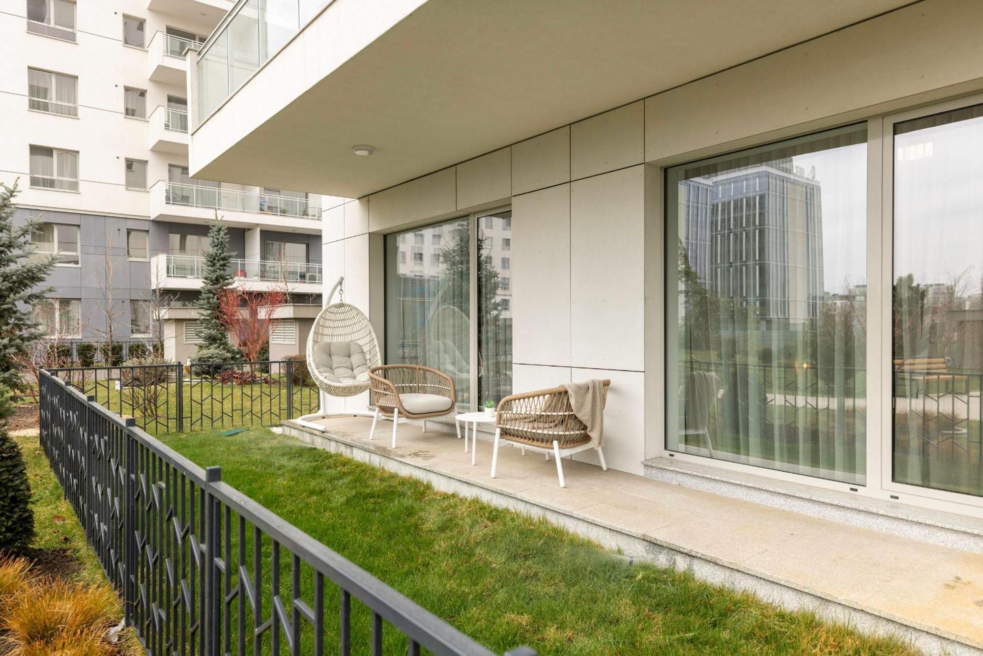 Ultimate Living Experience - Modern & Free Parking Near Romexpo Apartament *