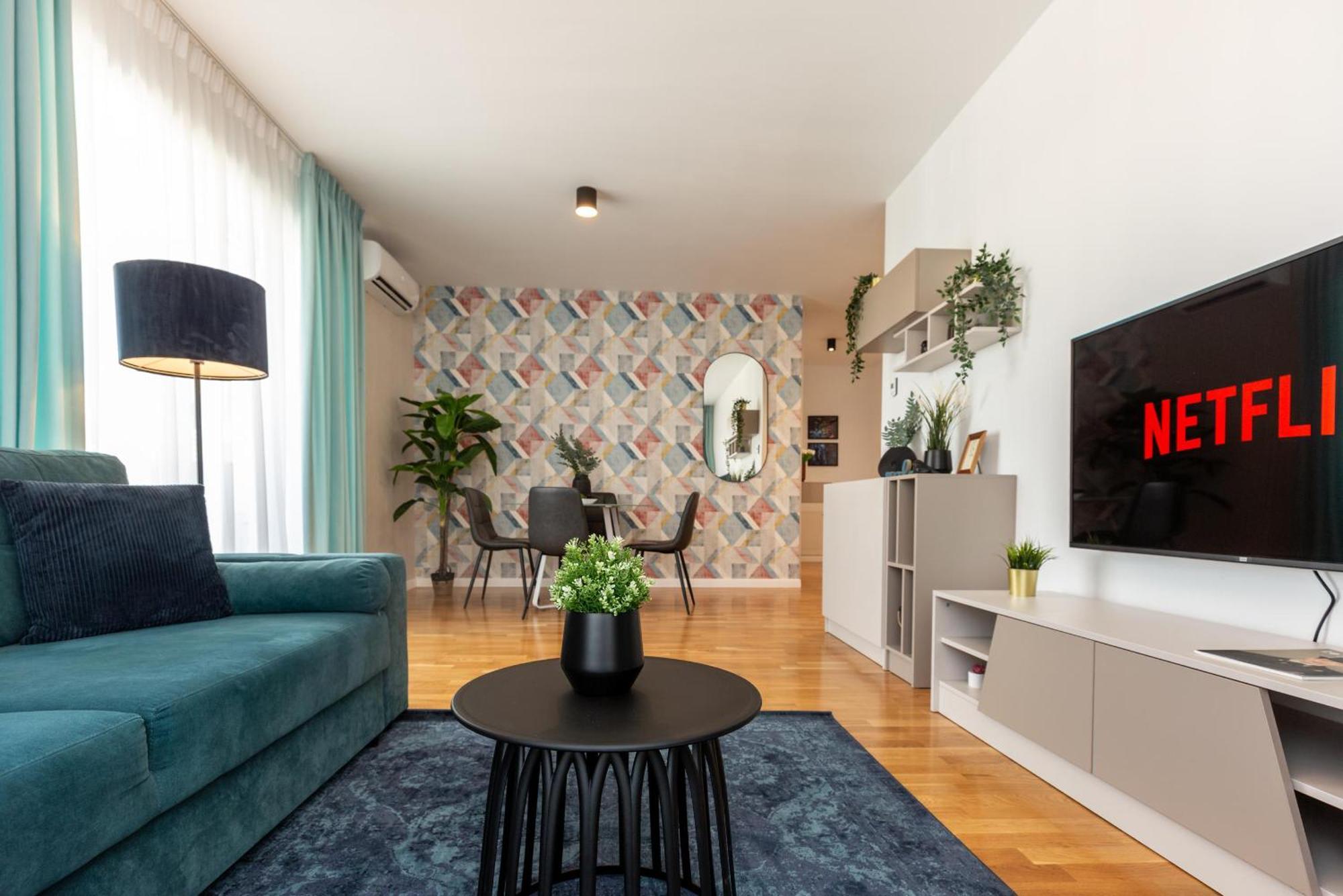 Apartament Ultimate Living Experience - Modern & Free Parking Near Romexpo Bucureşti