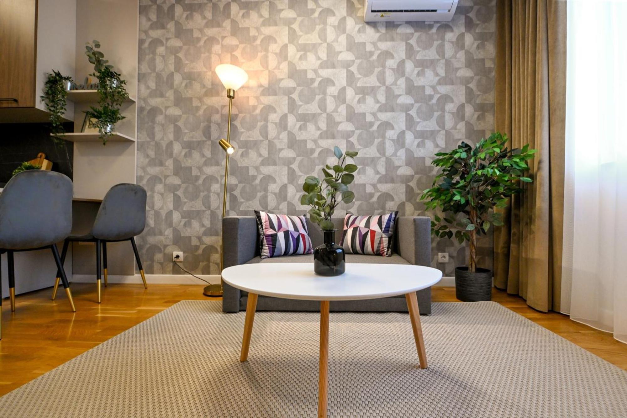 Ultimate Living Experience - Modern & Free Parking Near Romexpo Apartament
