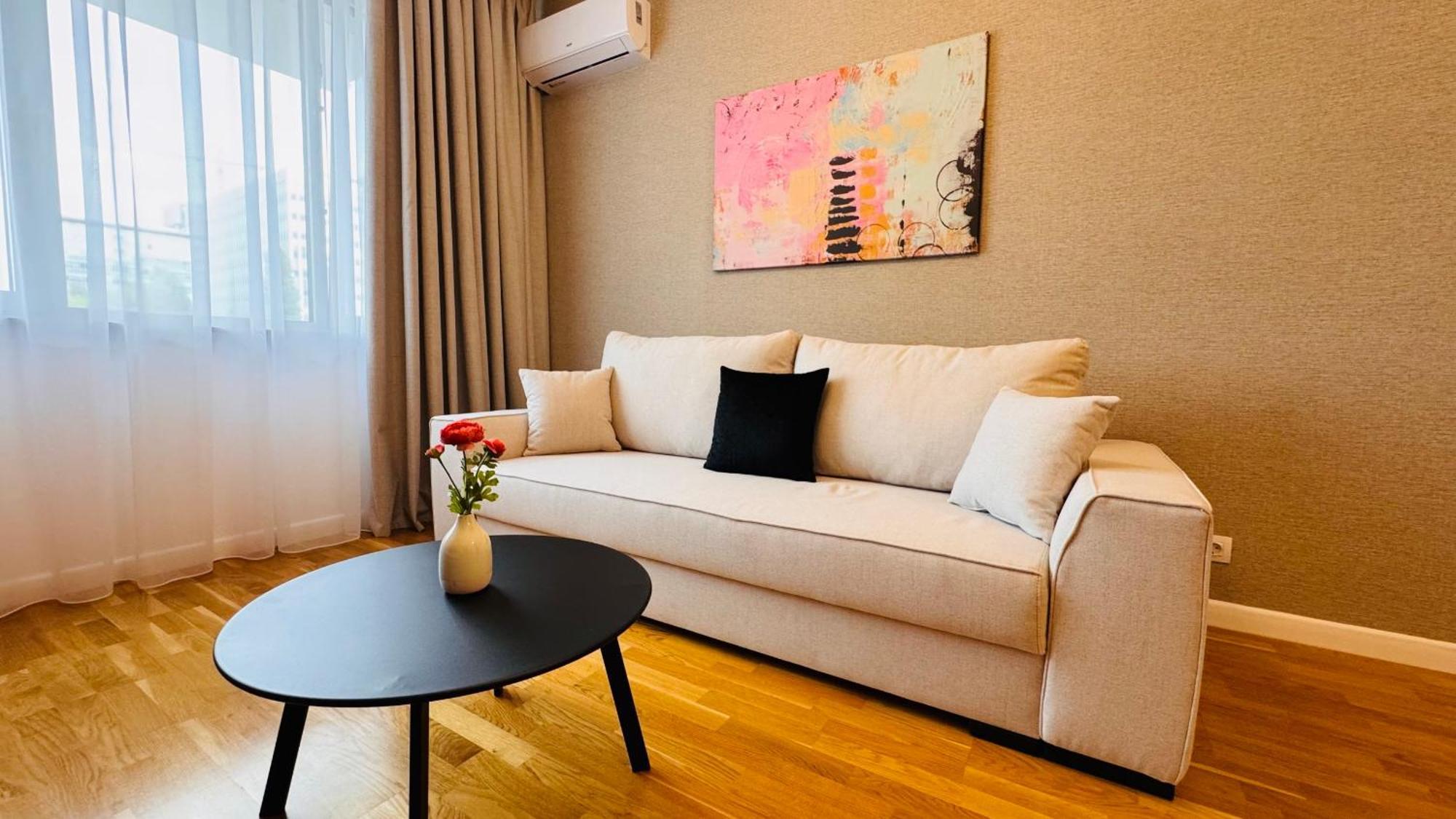 Ultimate Living Experience - Modern & Free Parking Near Romexpo Apartament