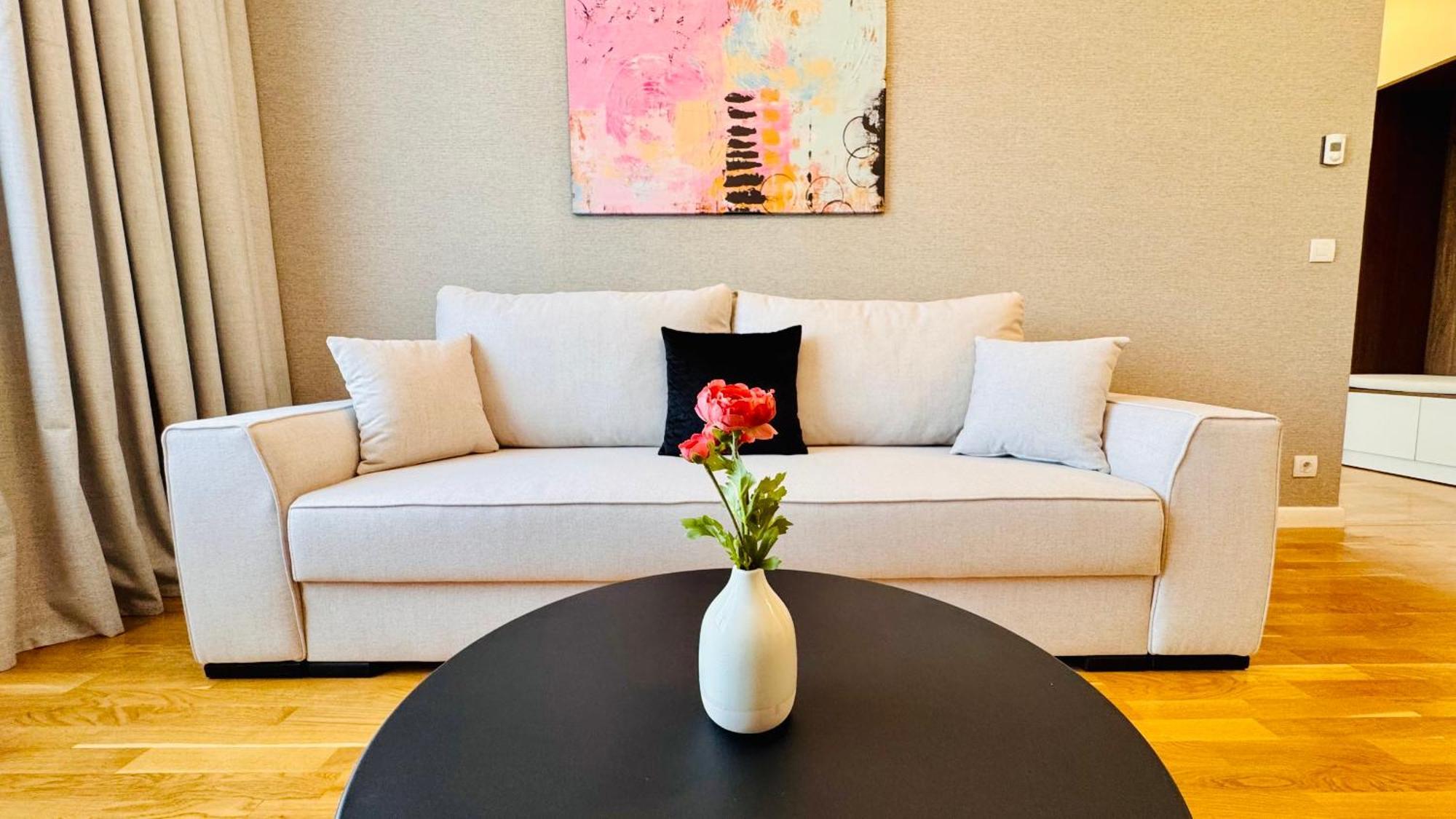 Apartament Ultimate Living Experience - Modern & Free Parking Near Romexpo Bucureşti